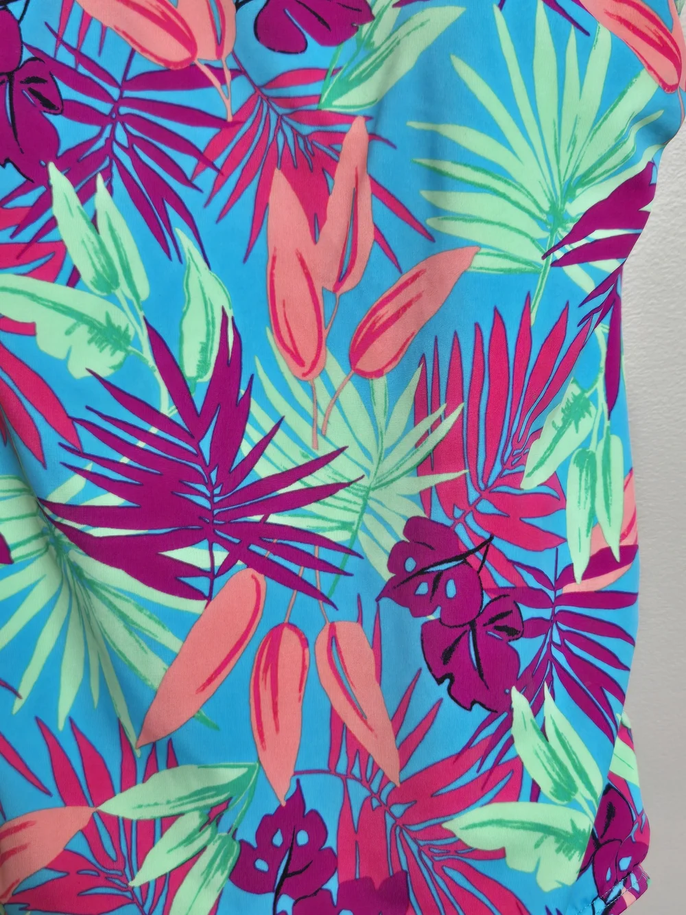 ​Lands' End Tropical Leaf One Piece Swimsuit Soft Cup Aqua Pink Size 6